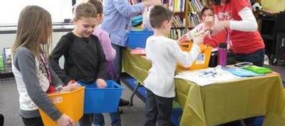 SES and SMS Host Holiday Gift Shops